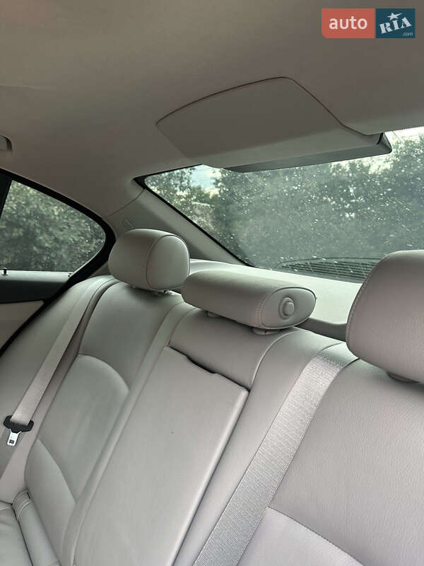 Седан BMW 5 Series 2012 в Миколаєві
