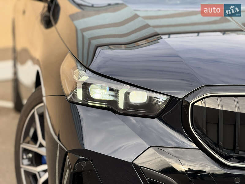 Седан BMW 5 Series 2023 в Киеве
