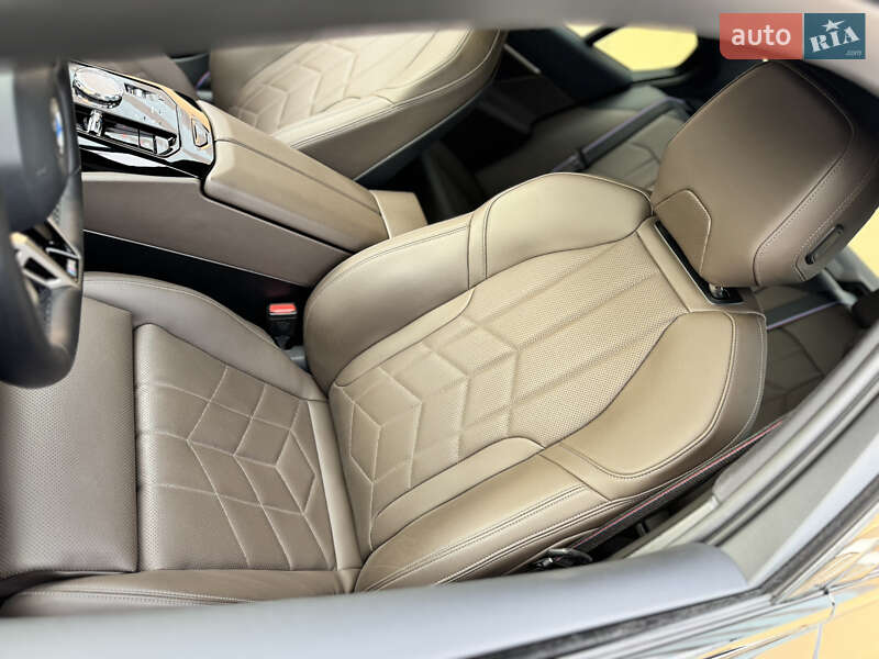 Седан BMW 5 Series 2023 в Киеве