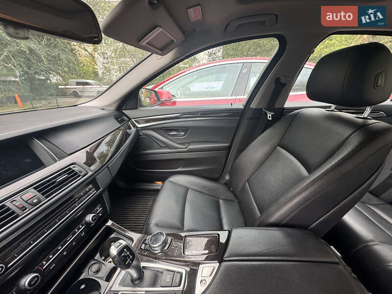 Седан BMW 5 Series 2014 в Львові