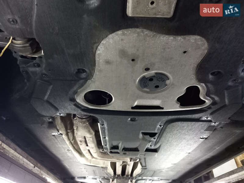 Седан BMW 5 Series 2012 в Днепре