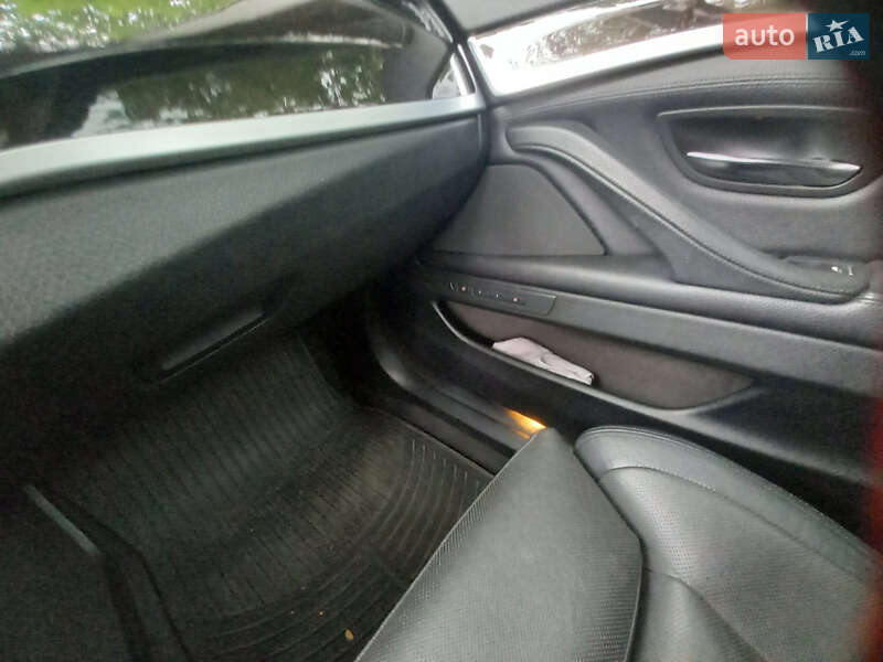 Седан BMW 5 Series 2012 в Днепре