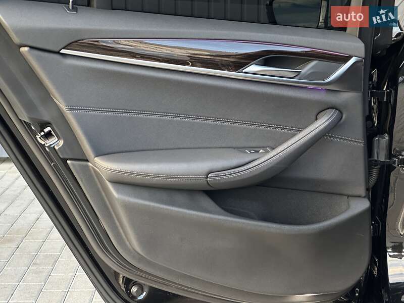 Седан BMW 5 Series 2021 в Мукачево