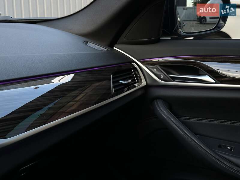 Седан BMW 5 Series 2021 в Мукачево