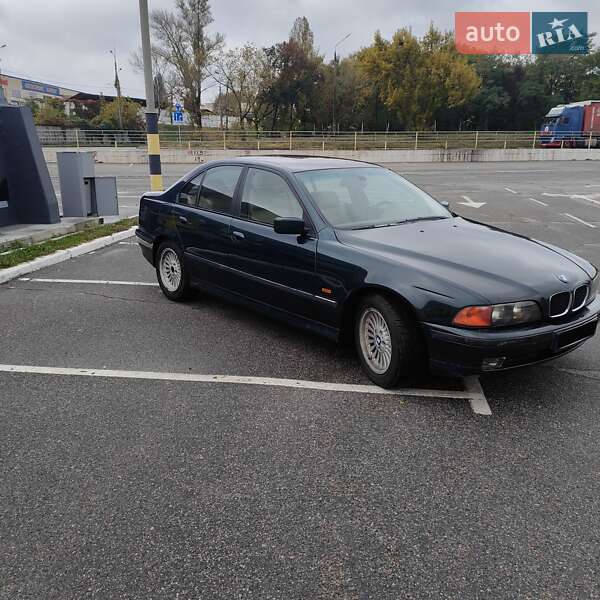 Седан BMW 5 Series 1997 в Киеве