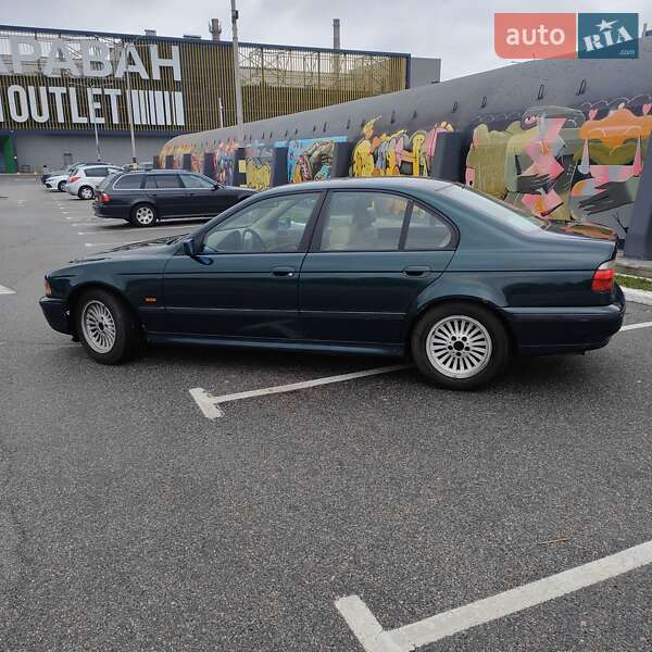 Седан BMW 5 Series 1997 в Киеве