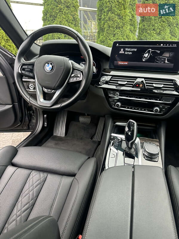 Седан BMW 5 Series 2020 в Львові