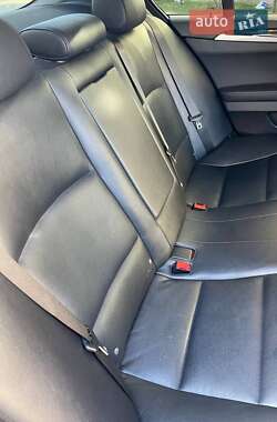 Седан BMW 5 Series 2012 в 