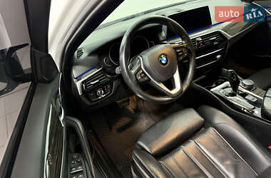 Седан BMW 5 Series 2017 в  фото 26 Седан BMW 5 Series 2017 в