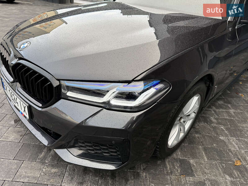 Седан BMW 5 Series 2017 в Ровно