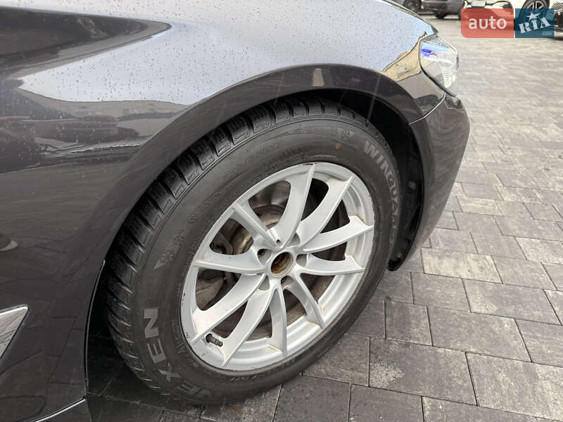 Седан BMW 5 Series 2017 в Ровно