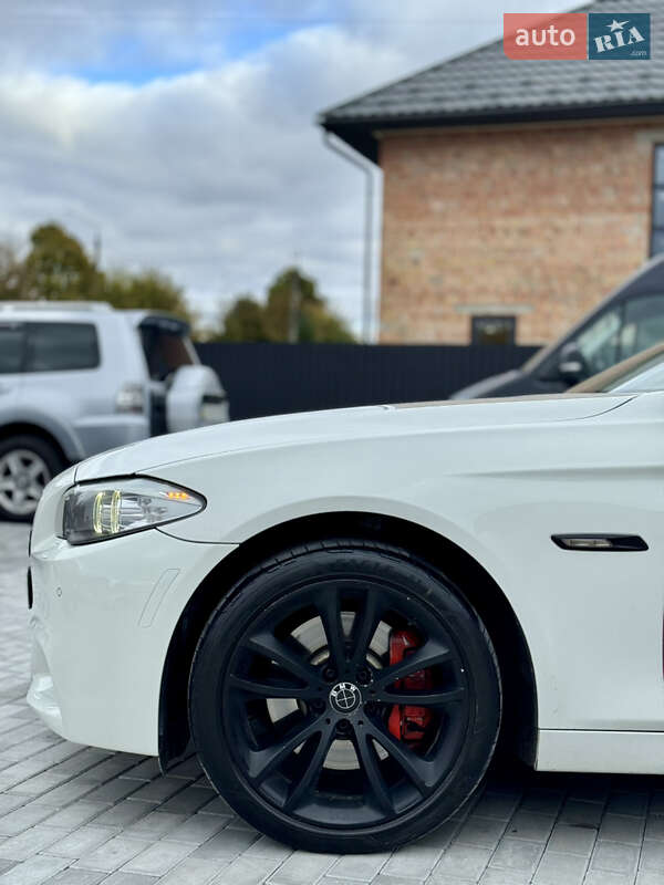 Седан BMW 5 Series 2012 в Черновцах