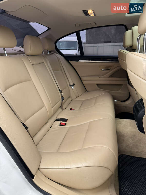 Седан BMW 5 Series 2012 в Черновцах