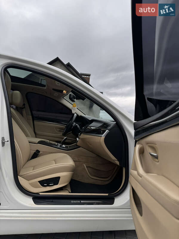 Седан BMW 5 Series 2012 в Черновцах