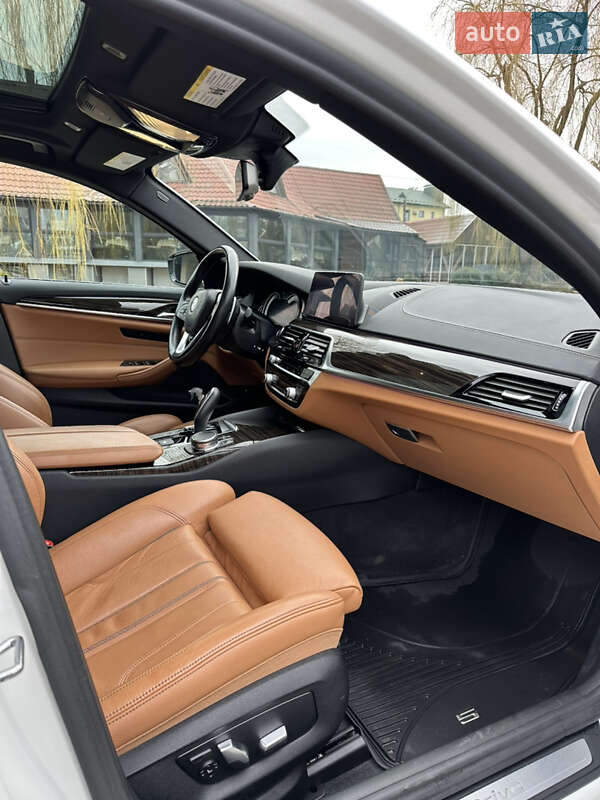 Седан BMW 5 Series 2019 в Львове фото 12 Седан BMW 5 Series 2019 в Львове