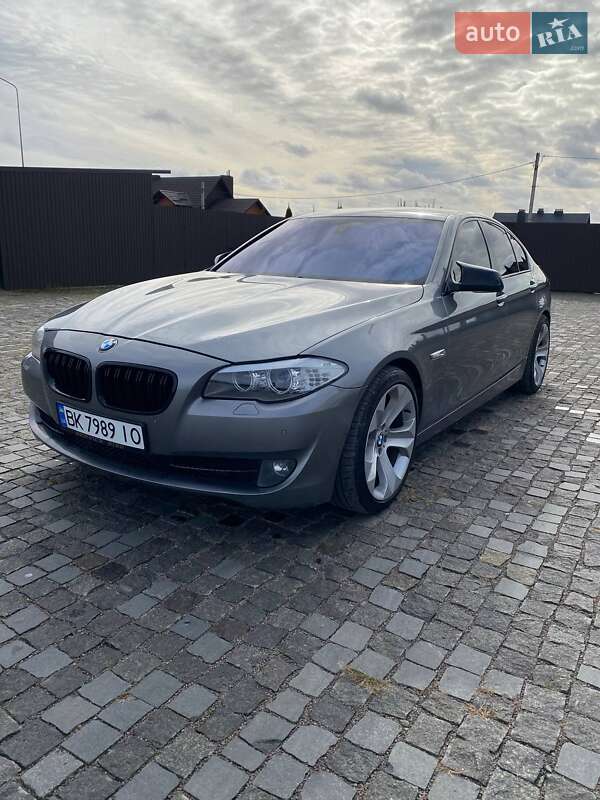 BMW 5 Series 2011 BMW 5 Series 2011
