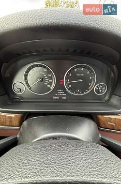Седан BMW 5 Series 2012 в 