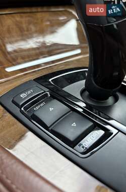 Седан BMW 5 Series 2012 в 