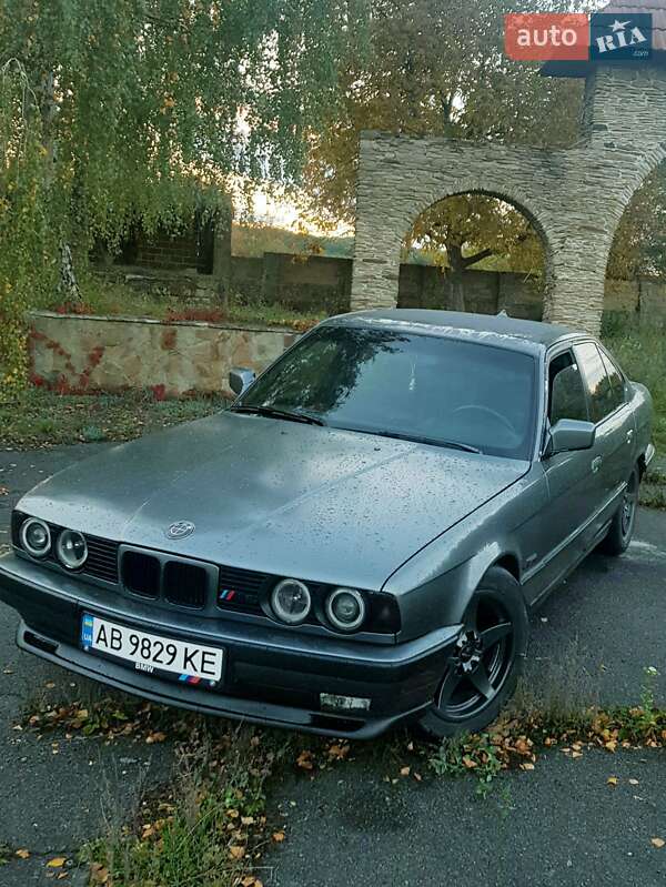 Седан BMW 5 Series 1990 в Сокирянах