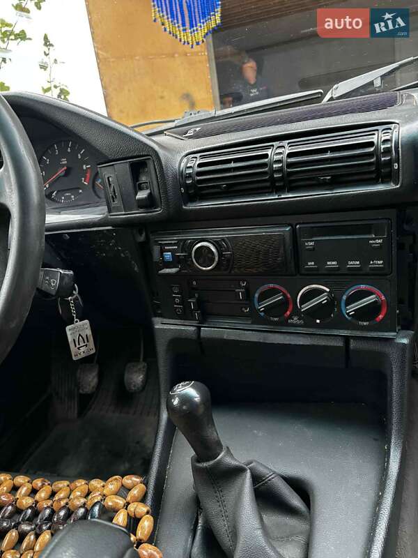 Седан BMW 5 Series 1991 в Гусятине