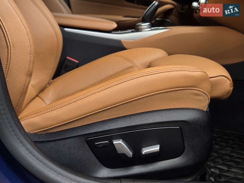 Седан BMW 5 Series 2021 в Киеве