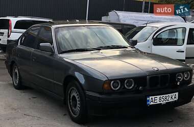 Седан BMW 5 Series 1988 в Дніпрі