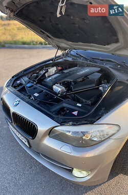 Седан BMW 5 Series 2010 в 