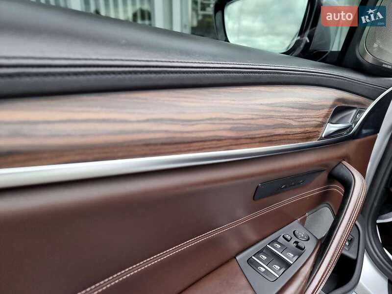 Универсал BMW 5 Series 2018 в Киеве