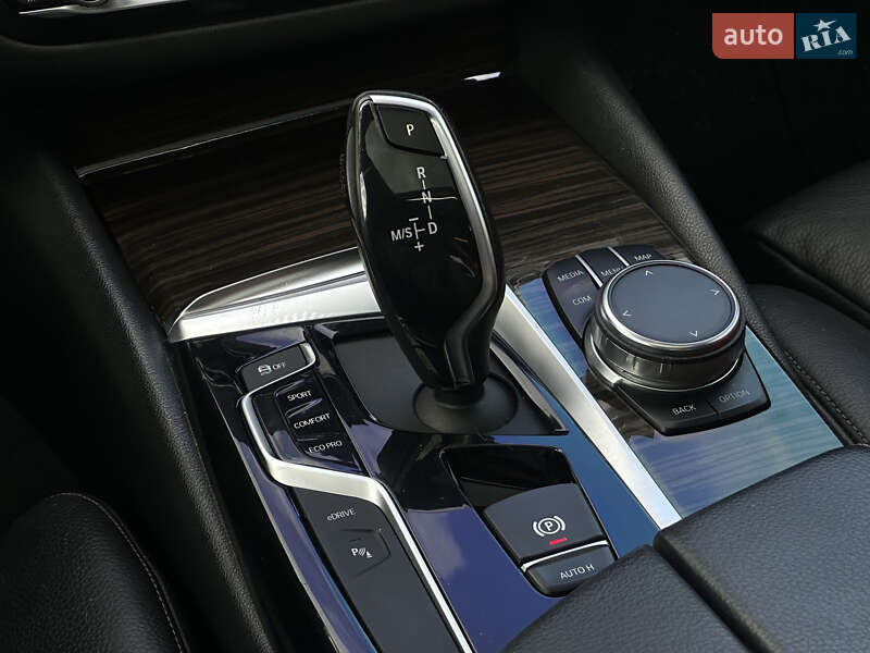 Седан BMW 5 Series 2018 в Львові