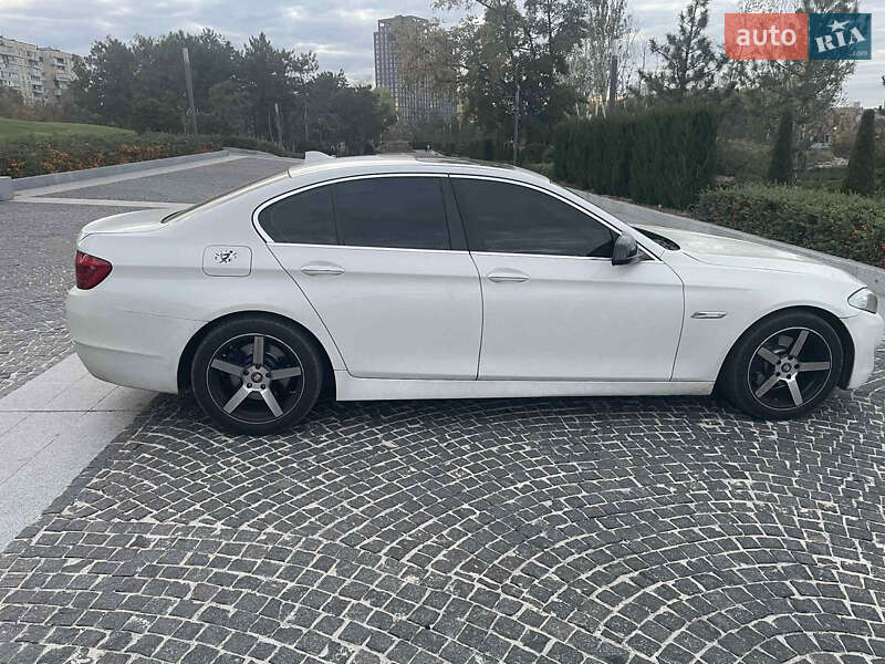 Седан BMW 5 Series 2013 в Днепре