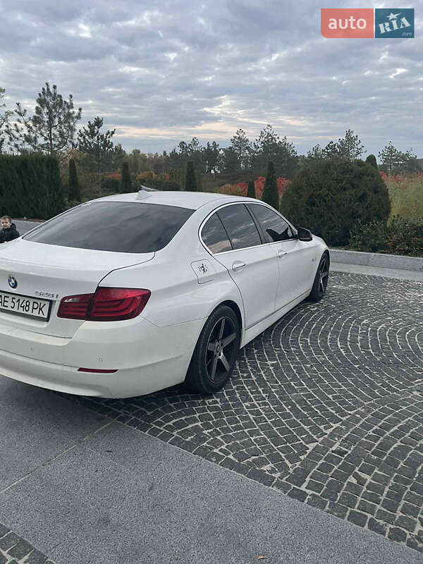 Седан BMW 5 Series 2013 в Днепре