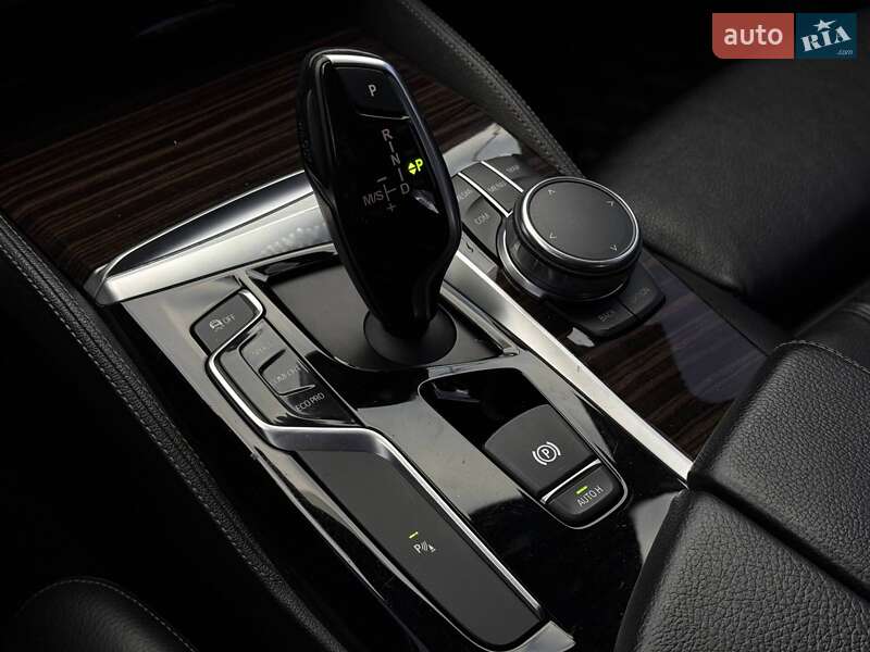 Седан BMW 5 Series 2017 в Кривом Роге