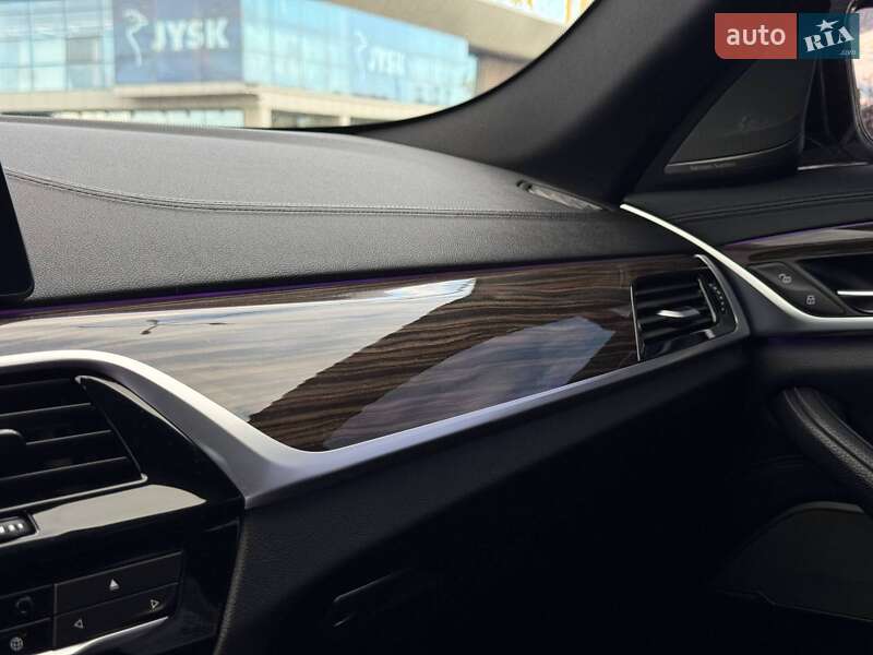 Седан BMW 5 Series 2017 в Кривом Роге
