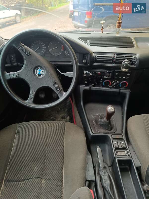 Седан BMW 5 Series 1989 в Голобах
