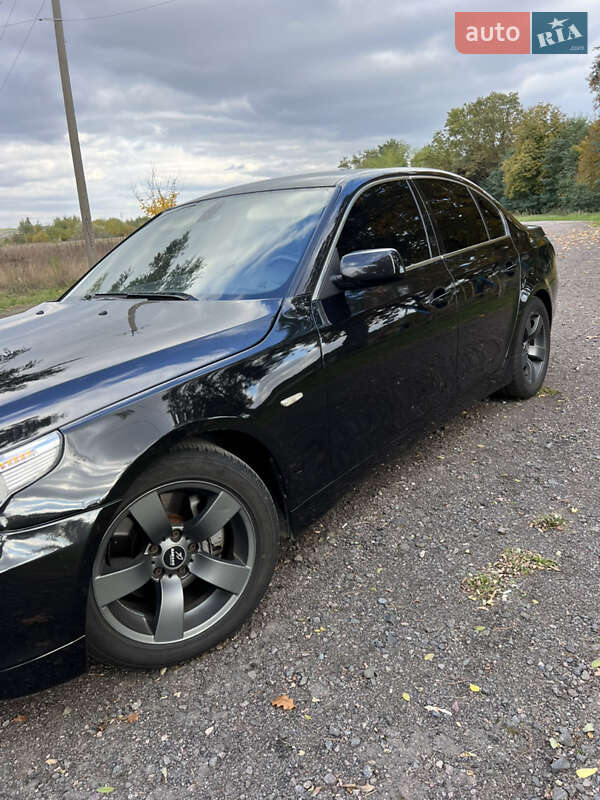 Седан BMW 5 Series 2003 в Ровно