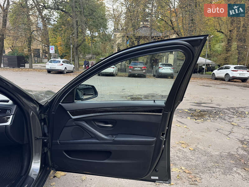 Седан BMW 5 Series 2014 в Львові