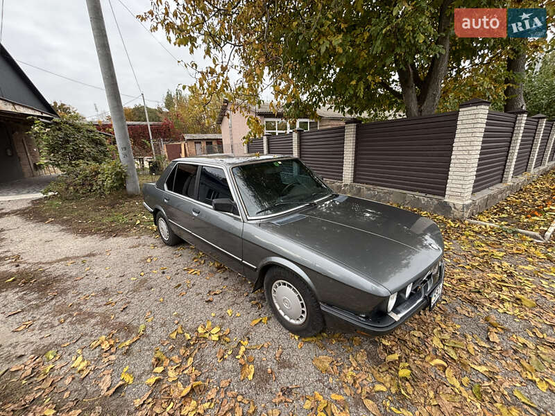 Седан BMW 5 Series 1986 в Знаменке