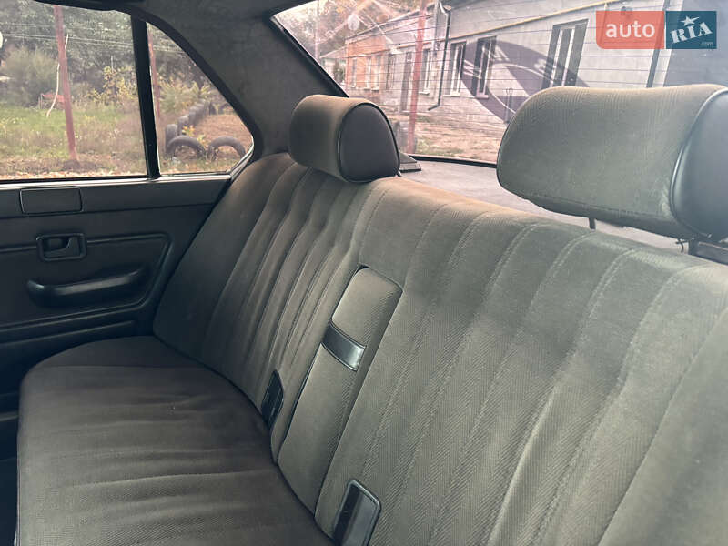 Седан BMW 5 Series 1986 в Знаменке