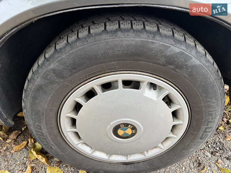 Седан BMW 5 Series 1986 в Знаменке