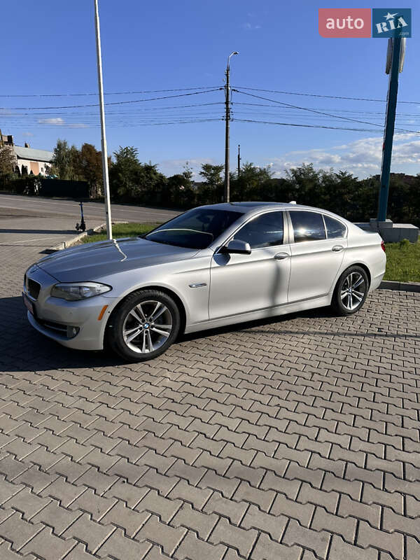 Седан BMW 5 Series 2013 в Чернівцях