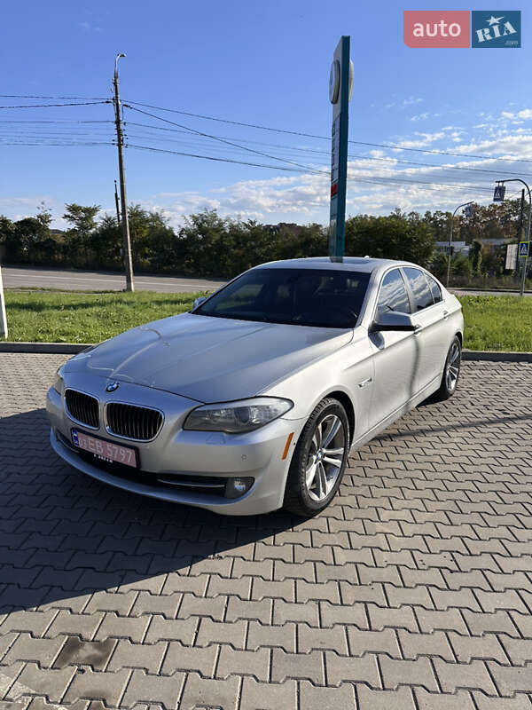 Седан BMW 5 Series 2013 в Чернівцях