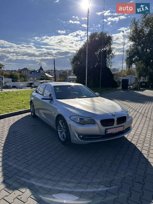 Седан BMW 5 Series 2013 в Чернівцях