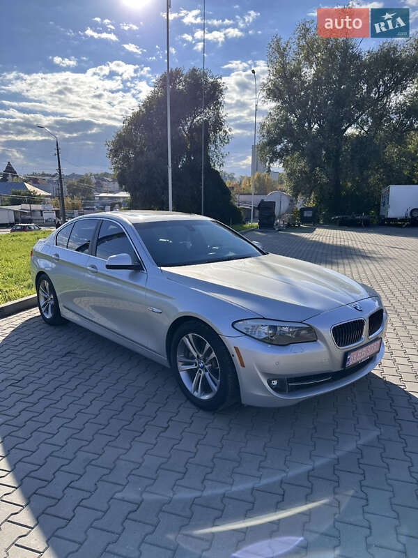Седан BMW 5 Series 2013 в Чернівцях