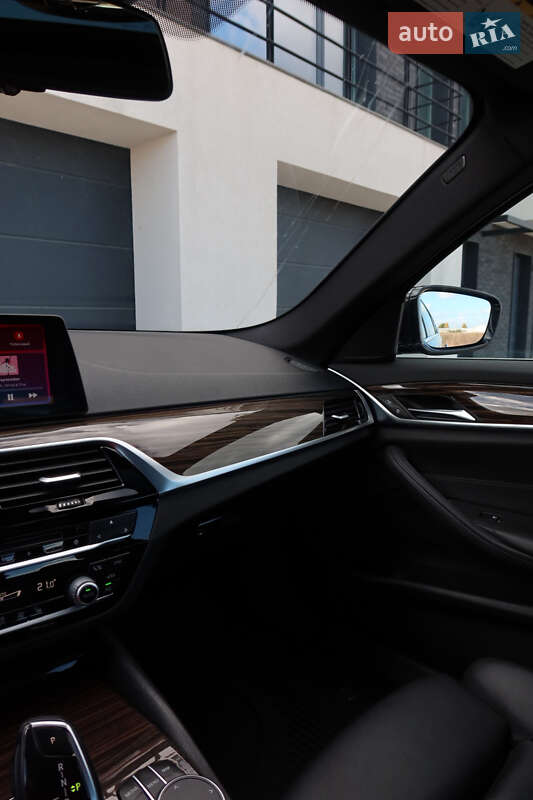 Седан BMW 5 Series 2018 в Черновцах