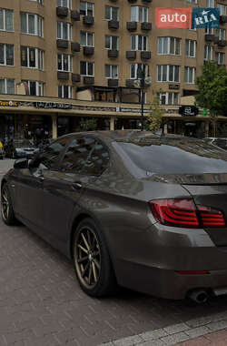Седан BMW 5 Series 2010 в 