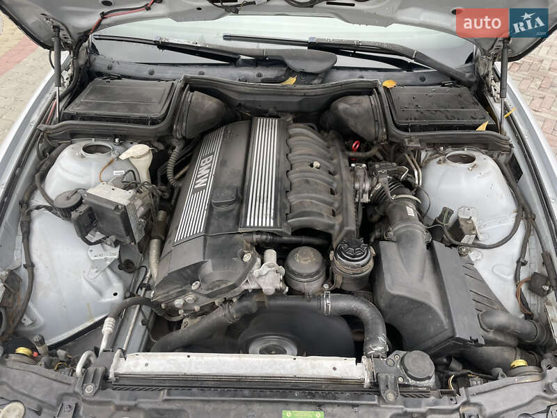 Седан BMW 5 Series 1998 в Харкові