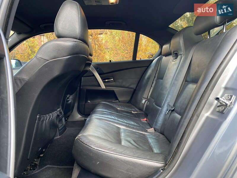 Седан BMW 5 Series 2004 в Харкові