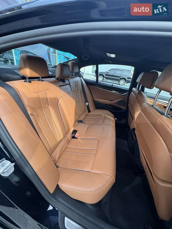 Седан BMW 5 Series 2017 в Львові