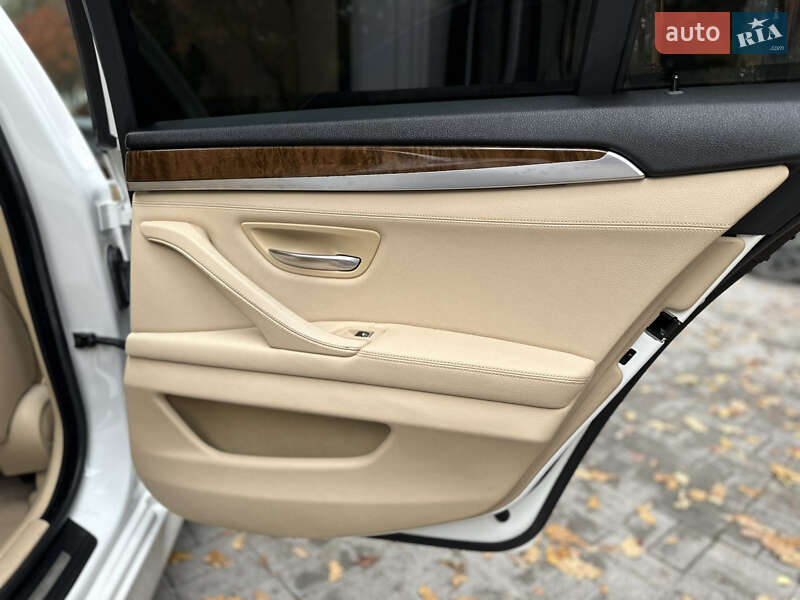 Седан BMW 5 Series 2013 в Дрогобичі