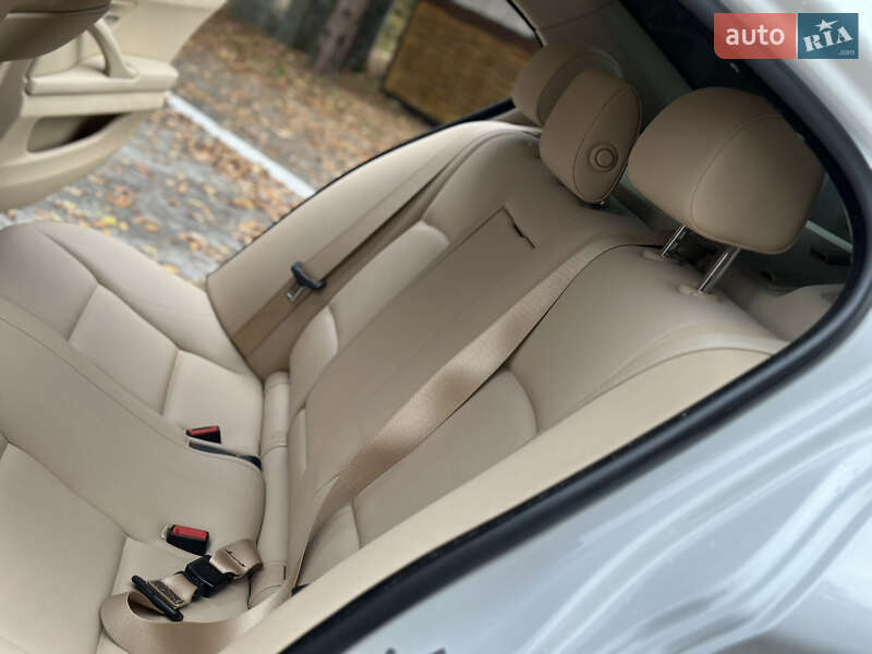 Седан BMW 5 Series 2013 в Дрогобичі